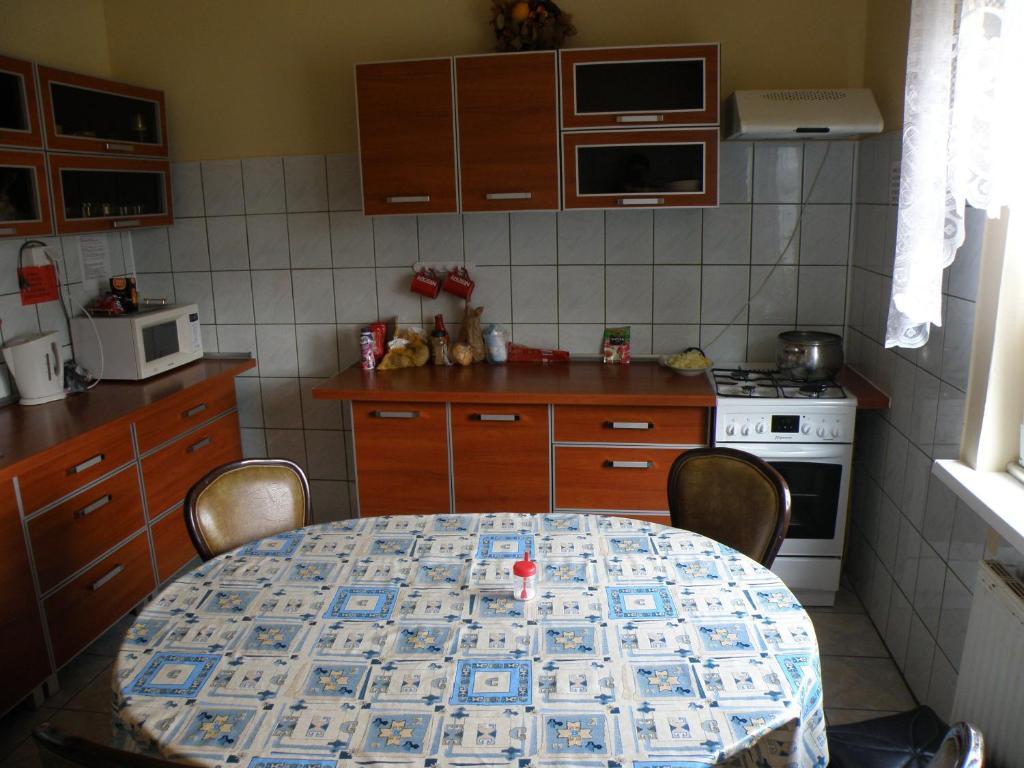 Хостел Szkolne Schronisko Mlodziezowe Zloty Widok Пеховице Экстерьер фото