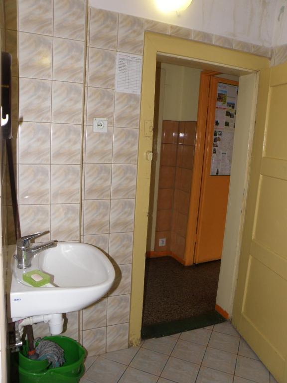 Хостел Szkolne Schronisko Mlodziezowe Zloty Widok Пеховице Экстерьер фото